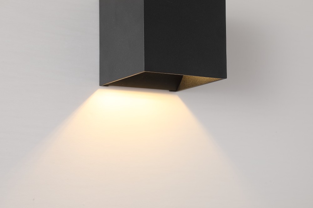 Opbouwspot Newton up & down zwart Searchlight 5053423285207