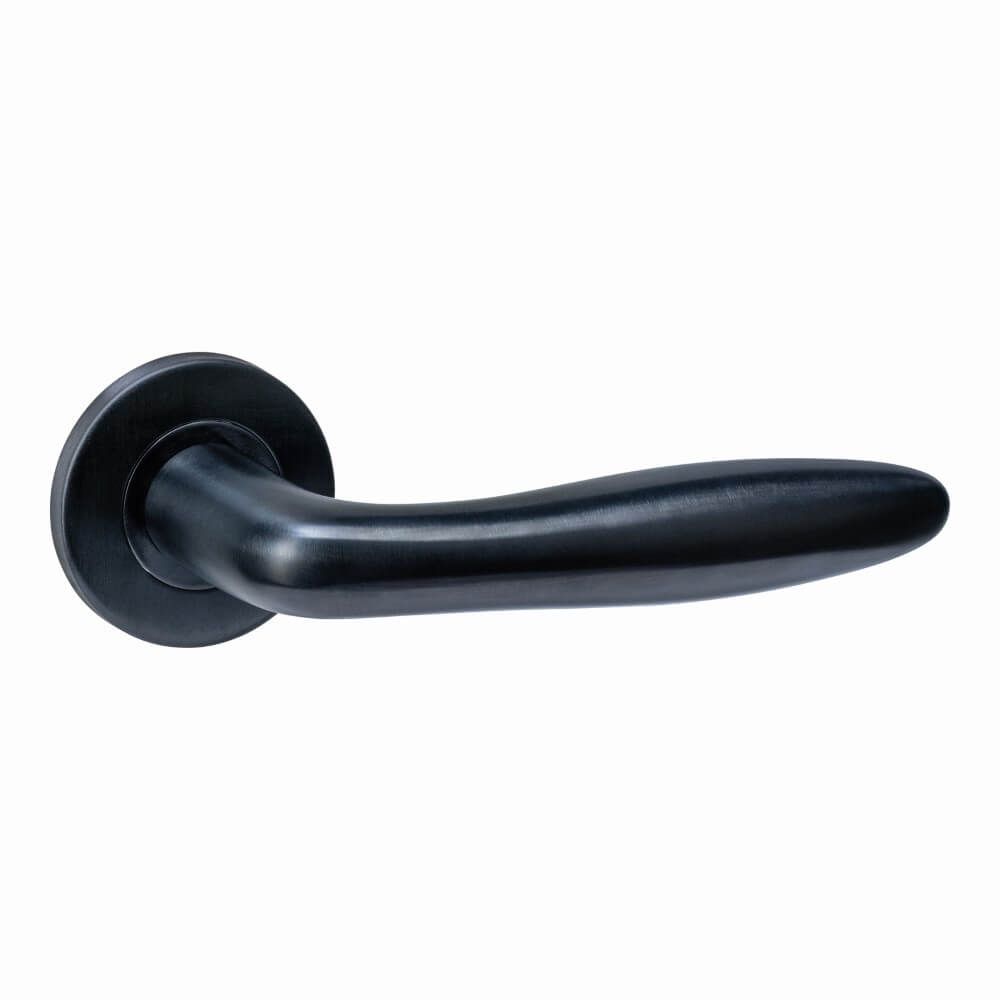 Intersteel DeurklinkQ 03 op rond rozet zwart - 1323.102302
