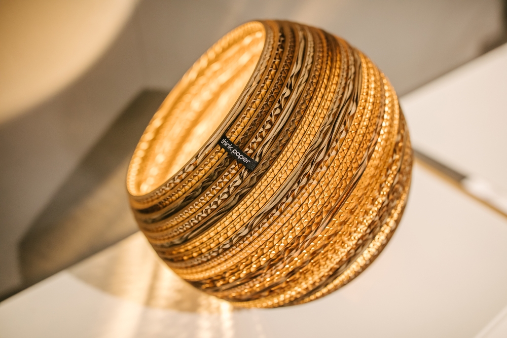 Globe 640 kartonnen tafellamp Ø 64cm Think Paper 8720165407149