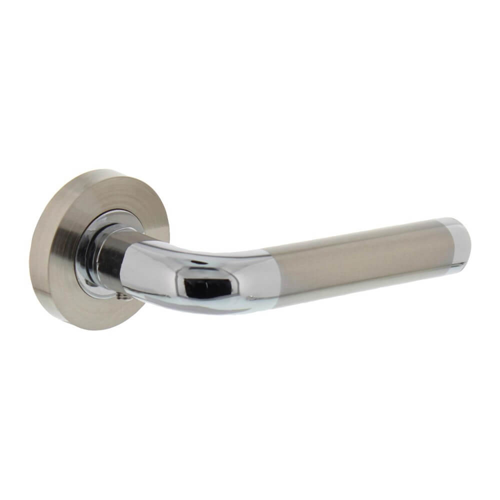 Intersteel Klassieke deurklinkAgatha chroom op rozet - 0016.168302