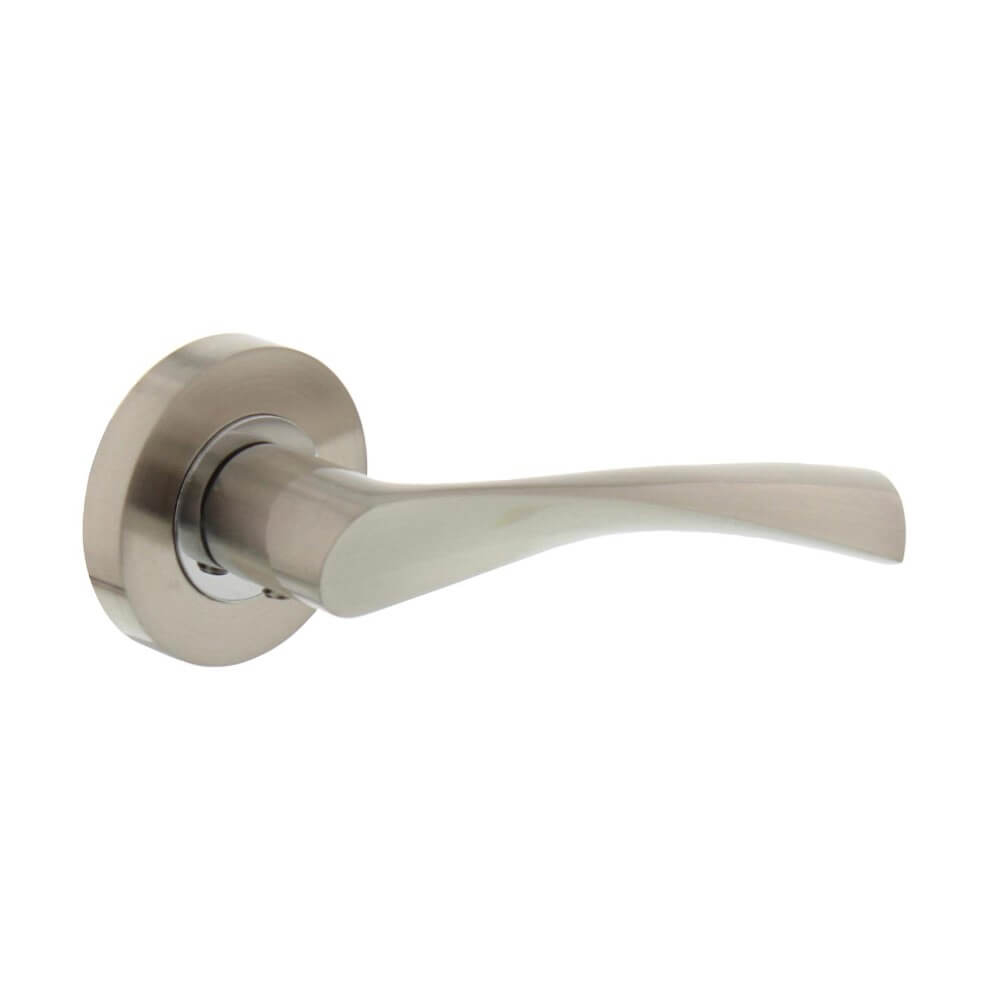 Intersteel Deurklink klassiekGiussy chroom op rozet - 0016.168702