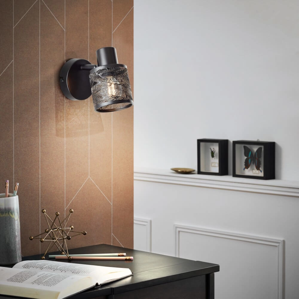 Zwart wandlampje Bano Brilliant 4004353413469