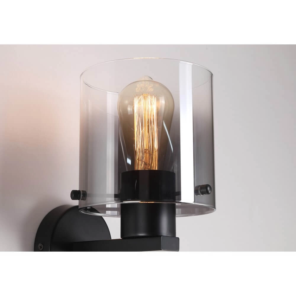 Zwarte wandlamp Sweden design Searchlight 5053423272016