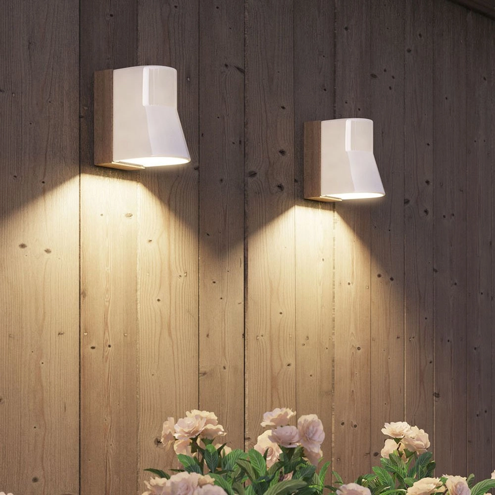 Houten buitenlamp Beacon met wit Royal Botania