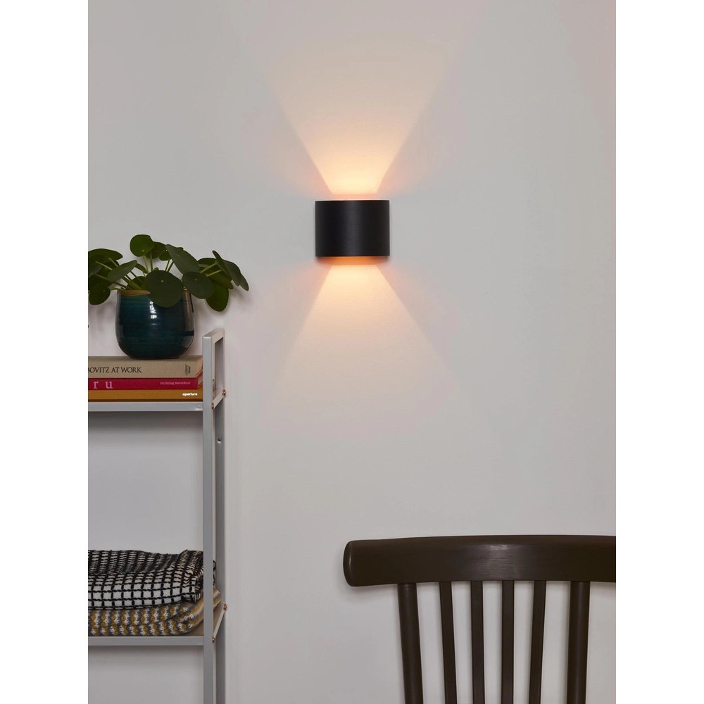Afgeronde wandspot Xio 2700K zwart Lucide 5411212092007