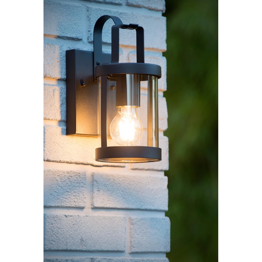 Zwarte wandlamp Lindelo IP23 Lucide 5411212290366