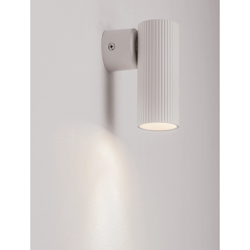 Wandspot Comet wit Lyora 5212017475824