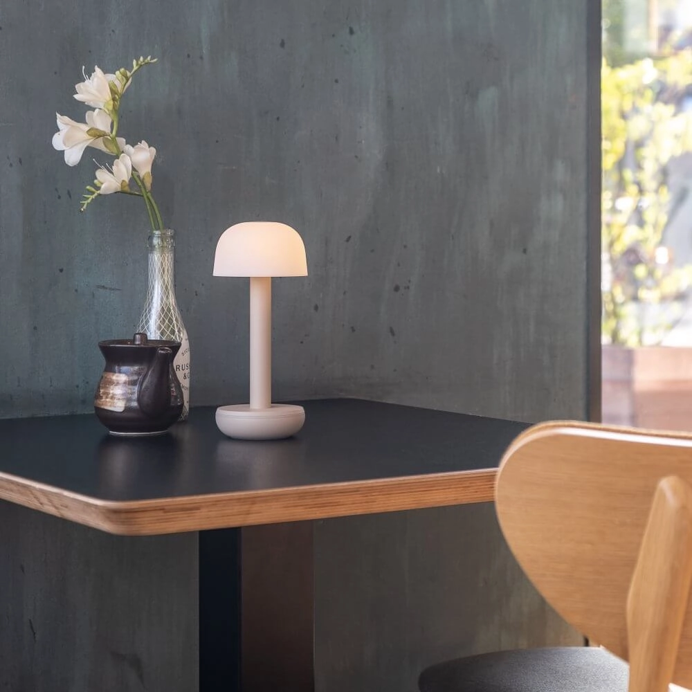 Oplaadbare tafellamp Two Beige frosted Humble 7446023311397