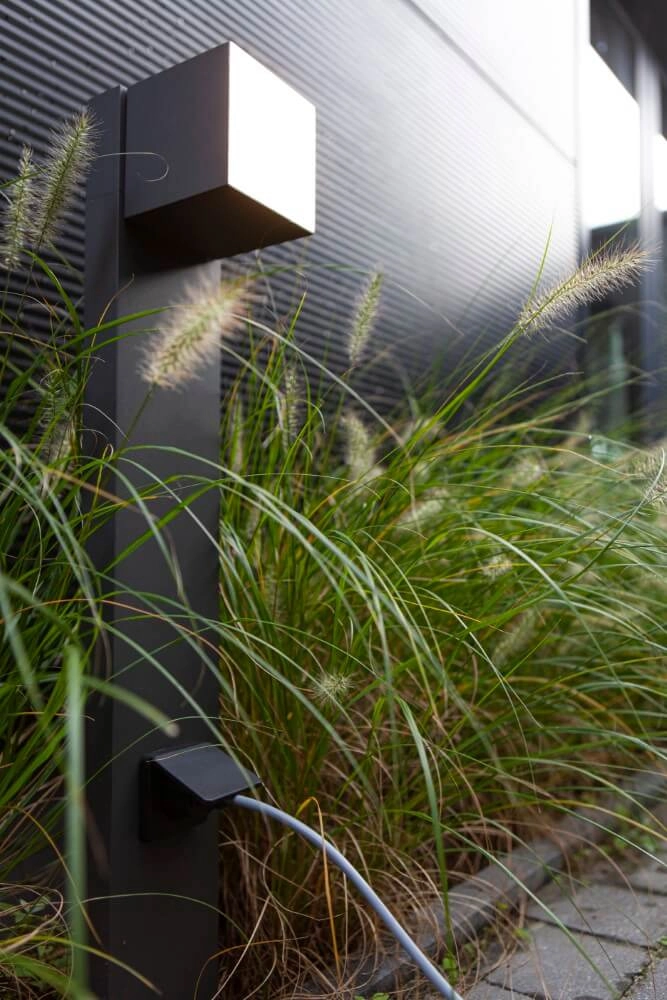 Design padverlichting Cuba met stopcontact Lutec 6939412070278