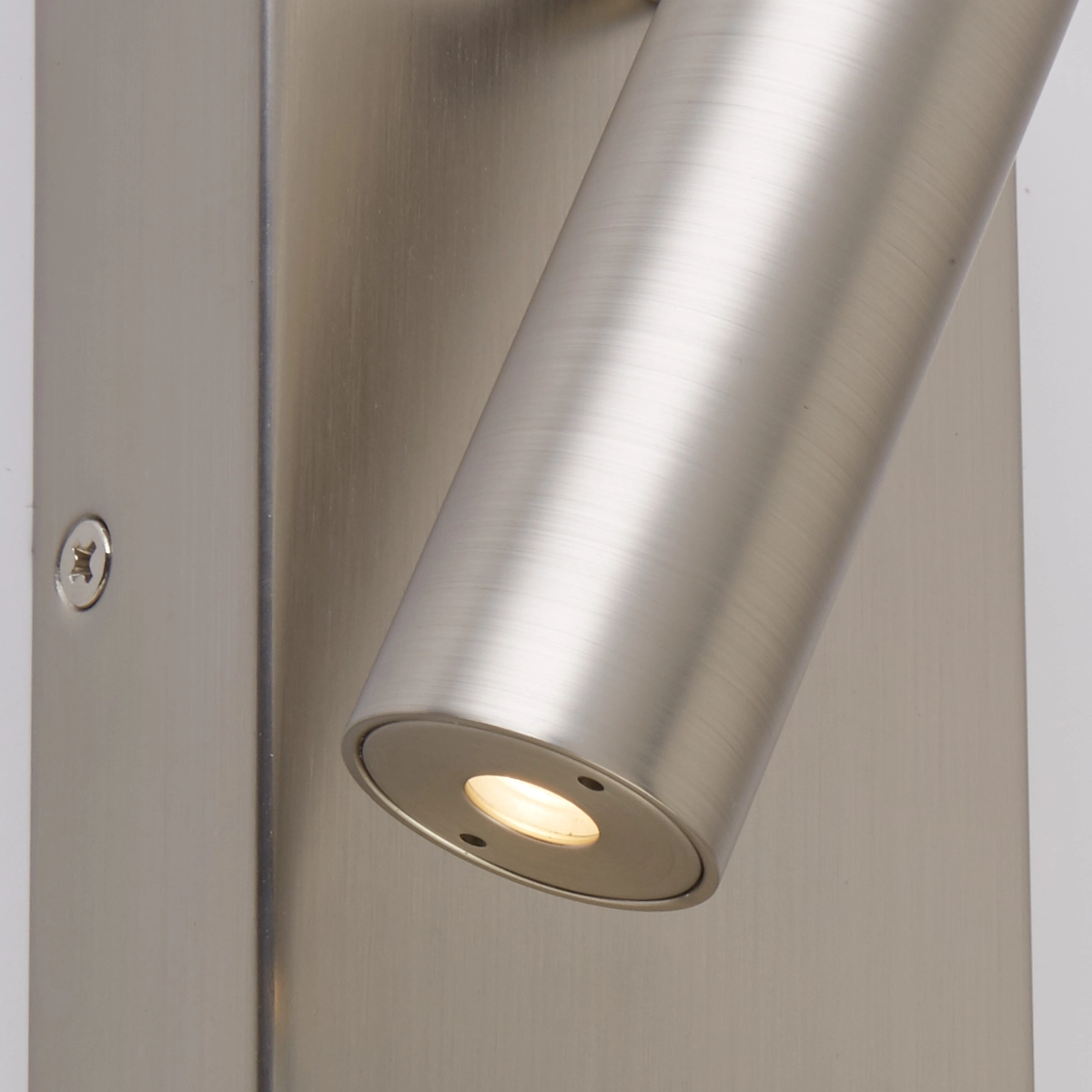 Bedlampje Victoria nikkel met schakelaar Lyora 5053423308722