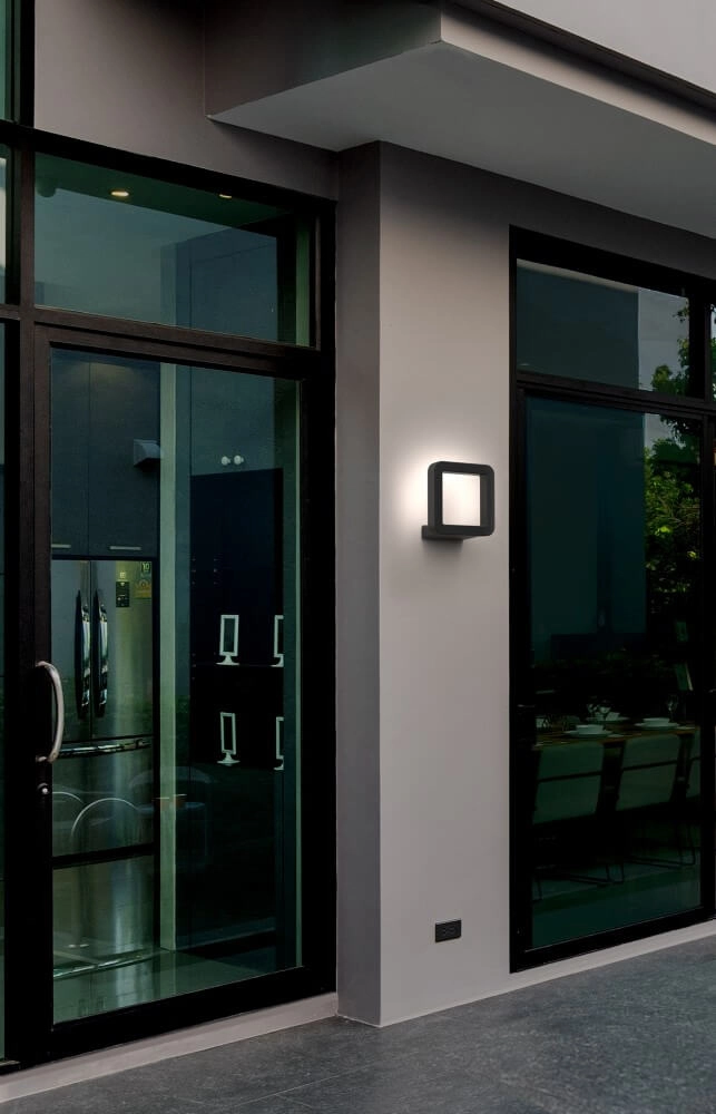 Strakke muurlamp Thika met led verlichting Lyora 5903139912198