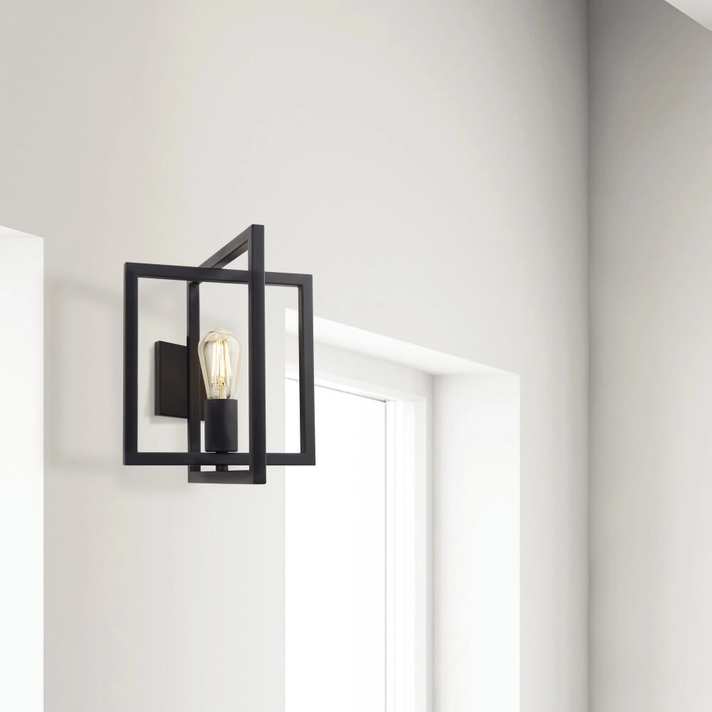 Zwarte wandlamp Plaza Searchlight 5053423226224