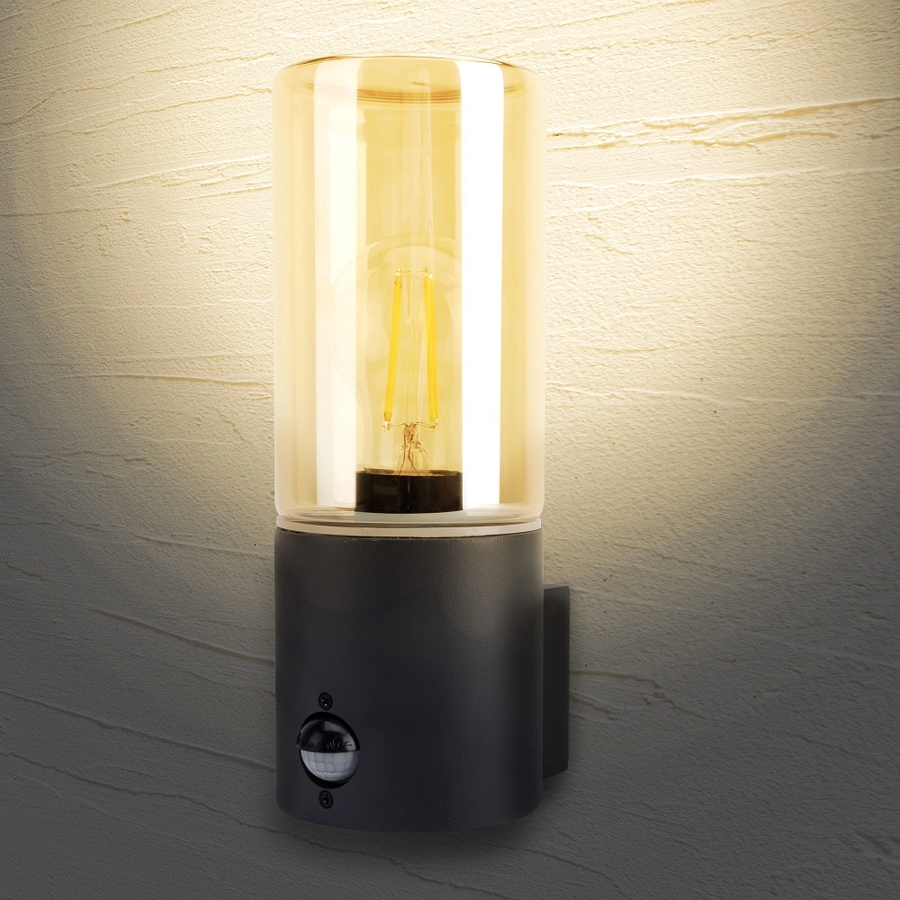 Muurlamp met sensor Winchester E27 - amber glas Lyora 5055788298809