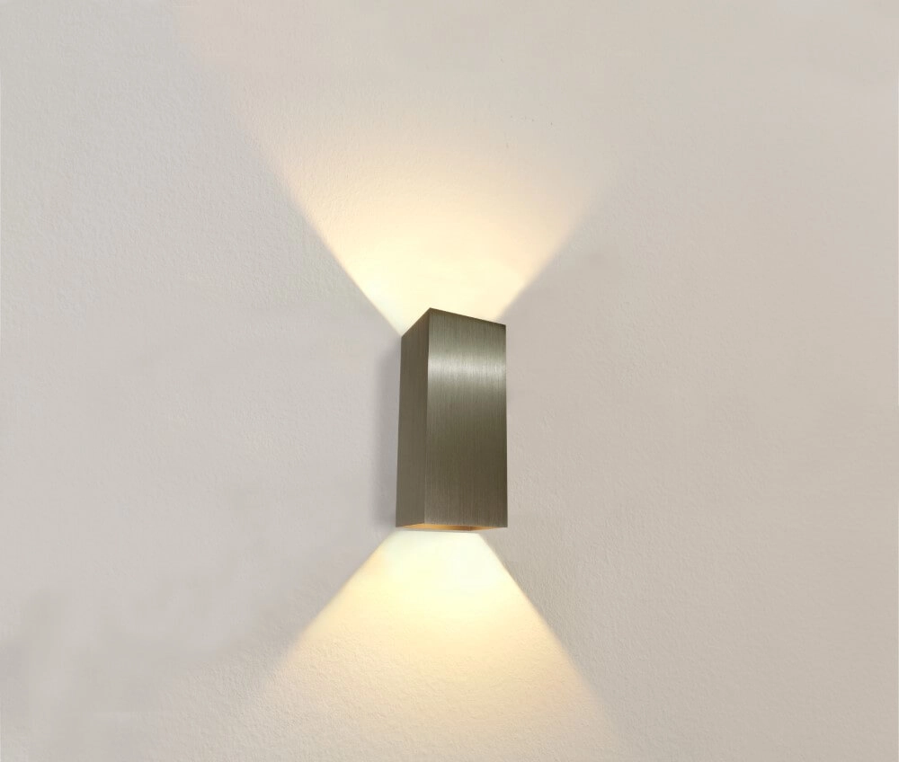 Strakke wandlamp Dante XL brons