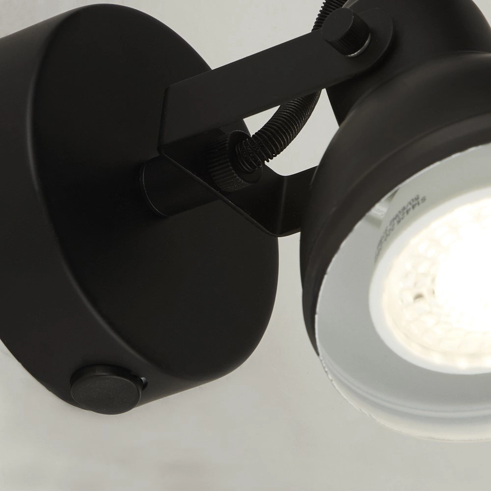 Zwarte spotje Focus Searchlight 5053423174112