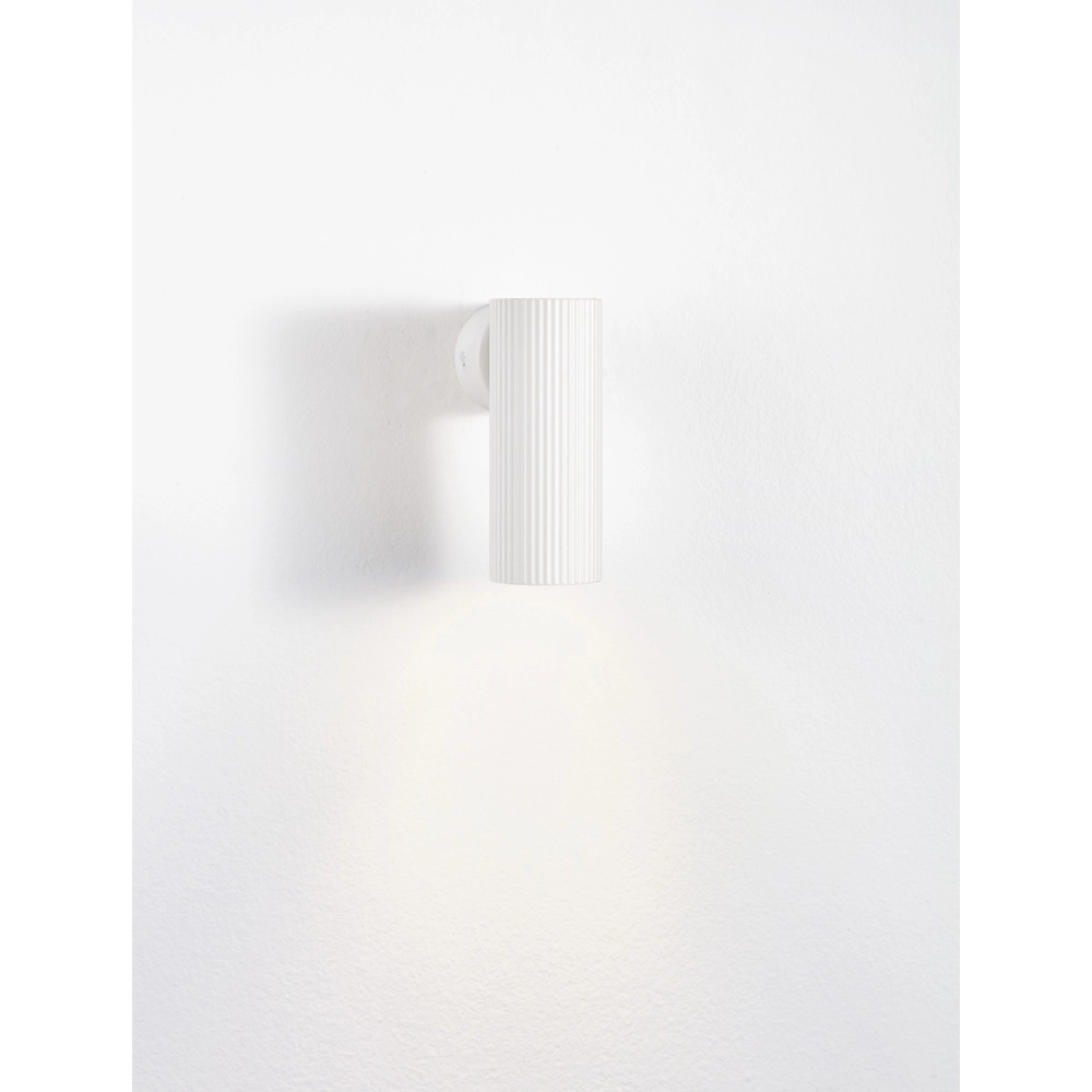 Wandspot Comet wit Lyora 5212017475824