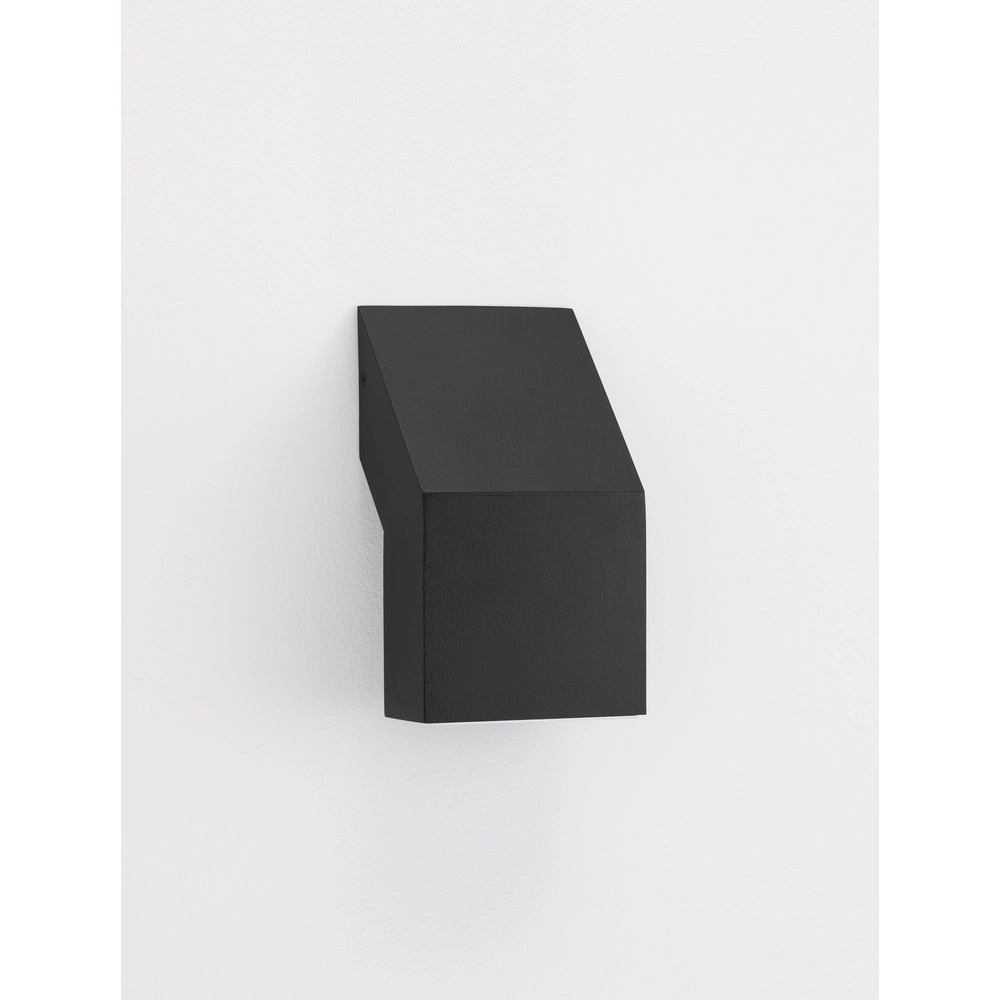 Design wandlamp Brigitta zwart Lyora 5212017435484
