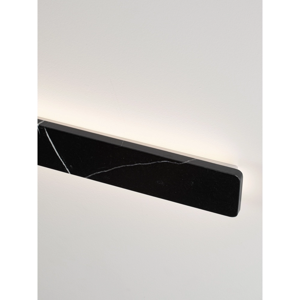 Strakke wandlamp Alyssa zwart marmer