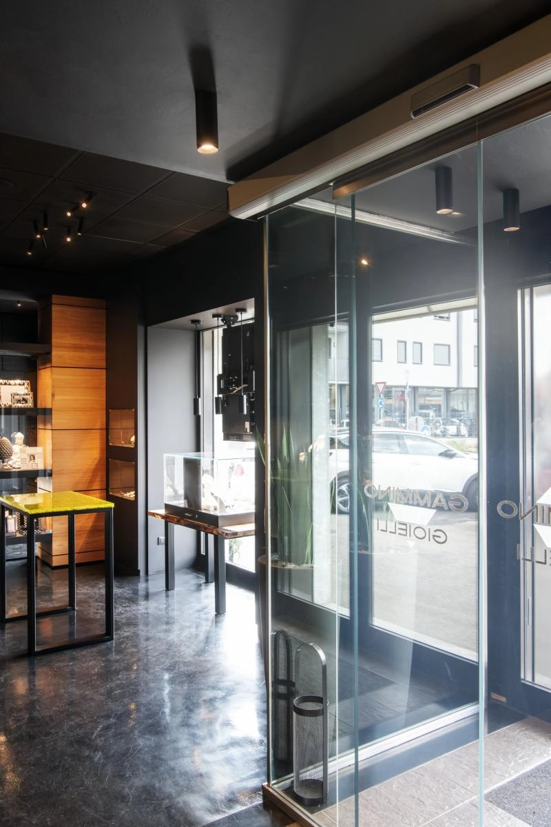 Opbouwspot Numinos M cilinder zwart 2700K - 60gr SLV 4024163243704