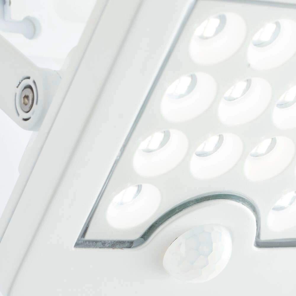Witte muurlamp Luton solar Brilliant 4004353437786