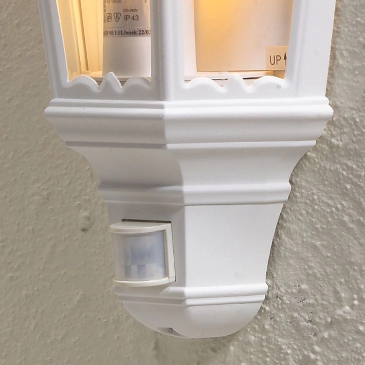 Witte buitenlamp Firenze met bewegingsmelder KonstSmide 7318307230253