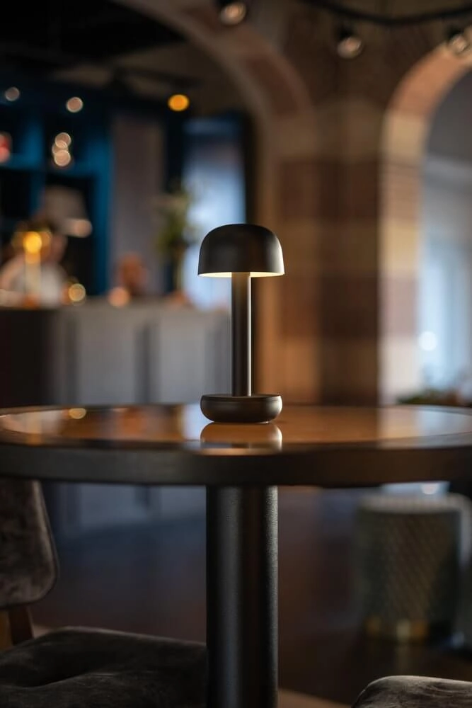 Oplaadbare tafellamp Two black Humble 7446023311359