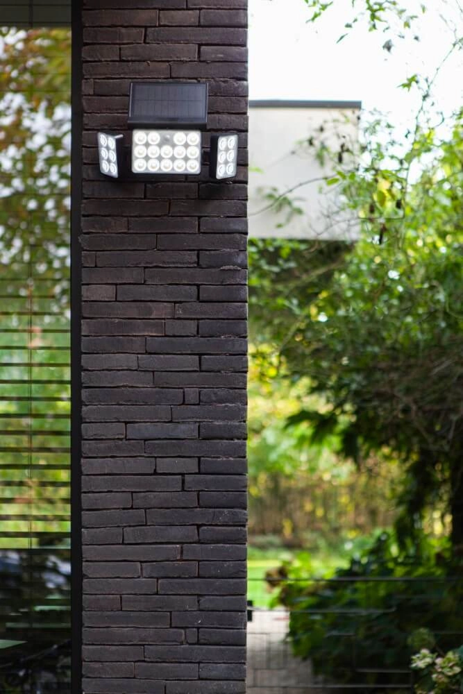 Zwarte wandlamp Tuda solar 3 Lutec 6939412013633