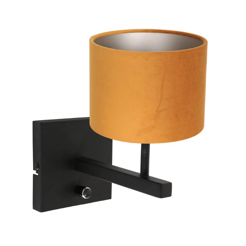 Zwart wandlampje Stanger met goud velvet
