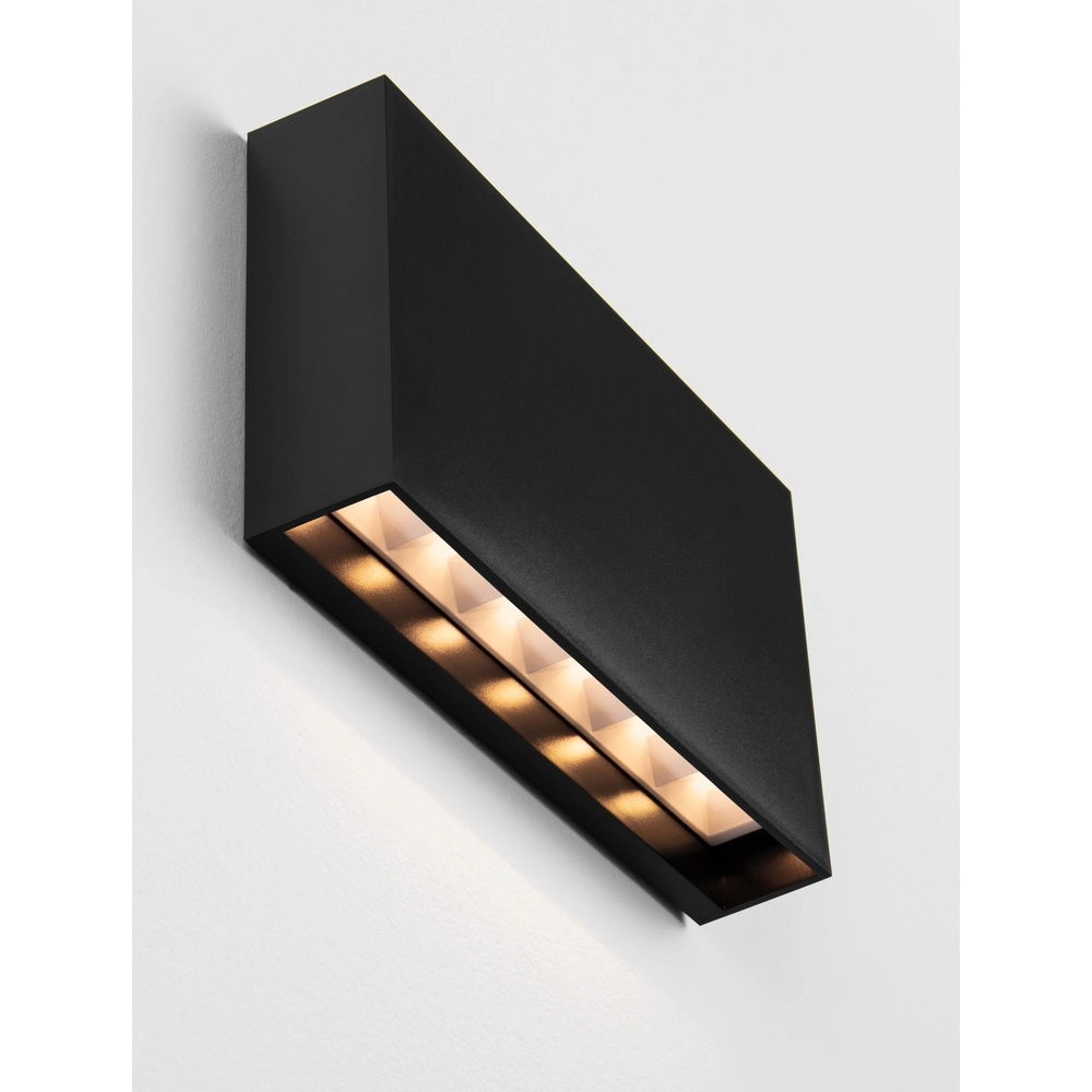 Strakke wandlamp Yoko down zwart