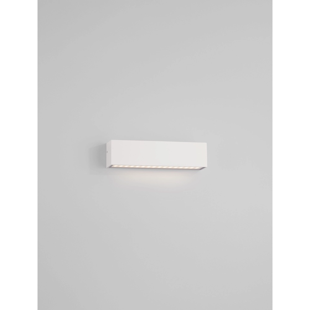 Strakke wandlamp Allure wit 22cm