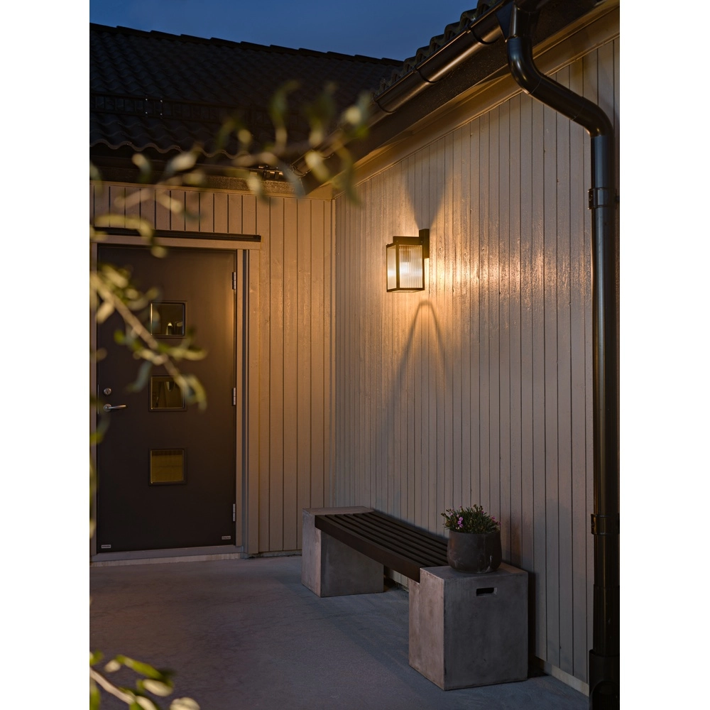 Wandlamp Carpi zwart met ribbel glas KonstSmide 7318300030485