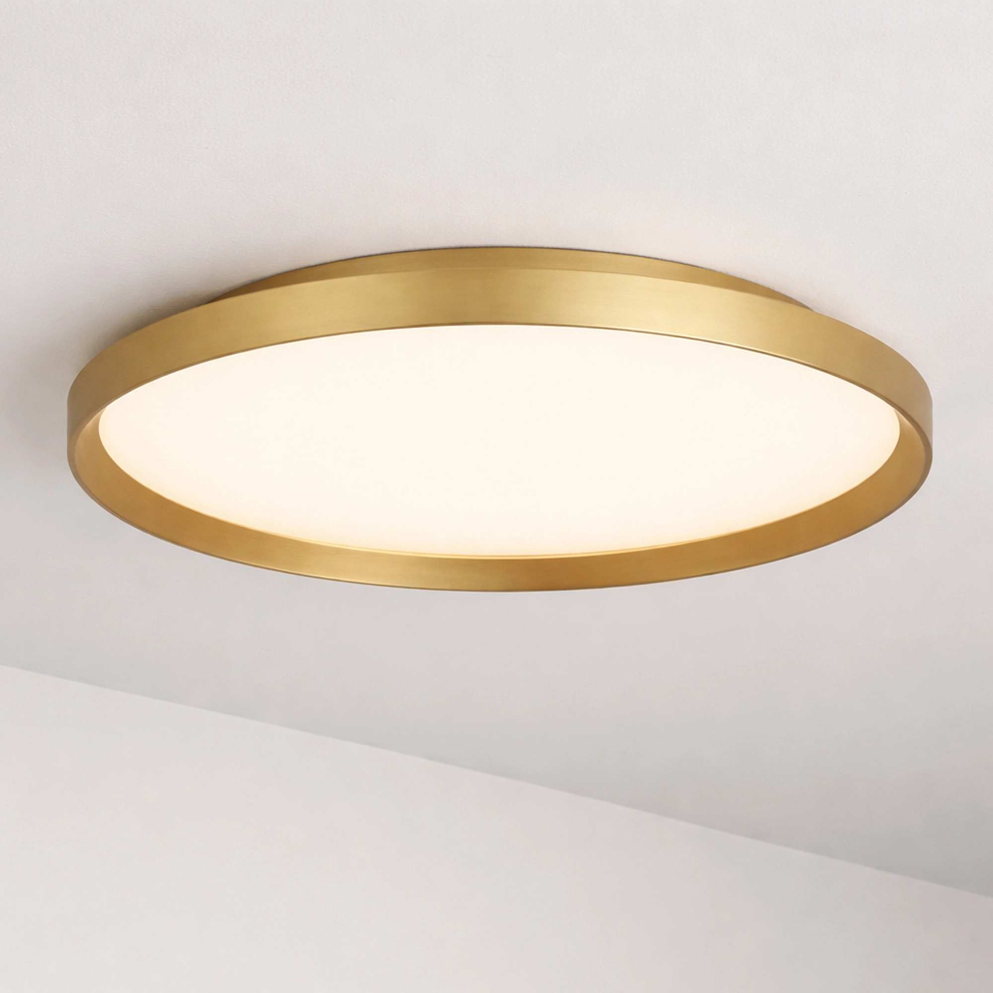 Strakke plafonniere Prisma goud Ø 45cm