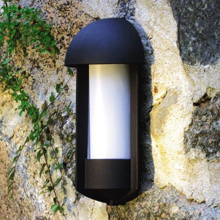 Design wand buitenlamp Tyr zwart KonstSmide 7318305107526