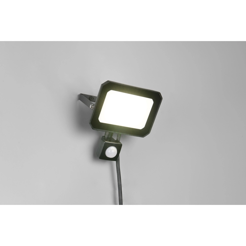 Wandlamp Funchal zwart 30W met sensor Trio 4017807648096