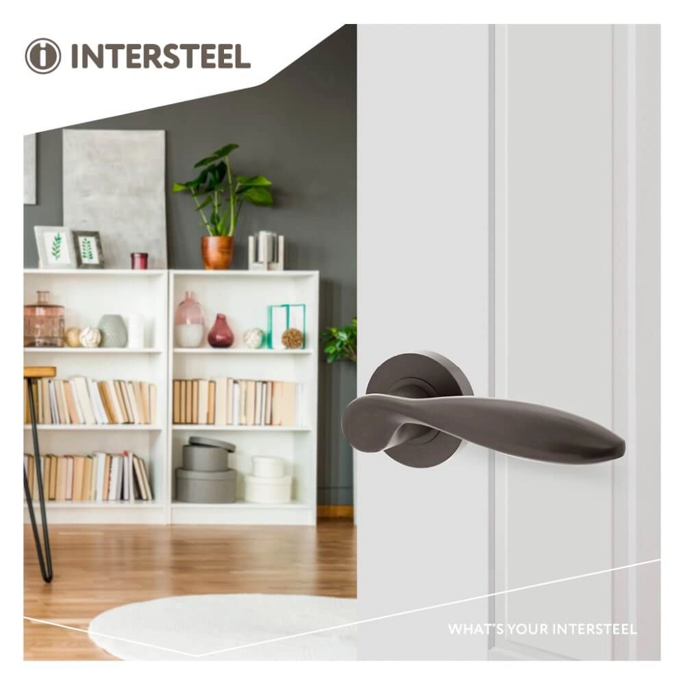 Gevormde deurklink George rond antraciet Intersteel 8714186539514