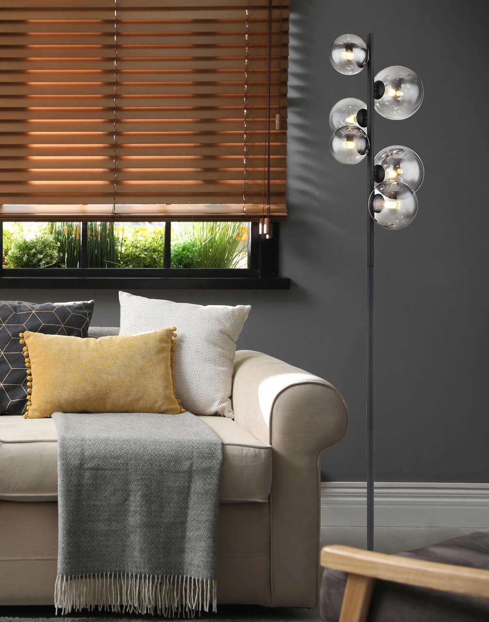 Zwarte vloerlamp Riha 6-lichts Globo 9007371417889