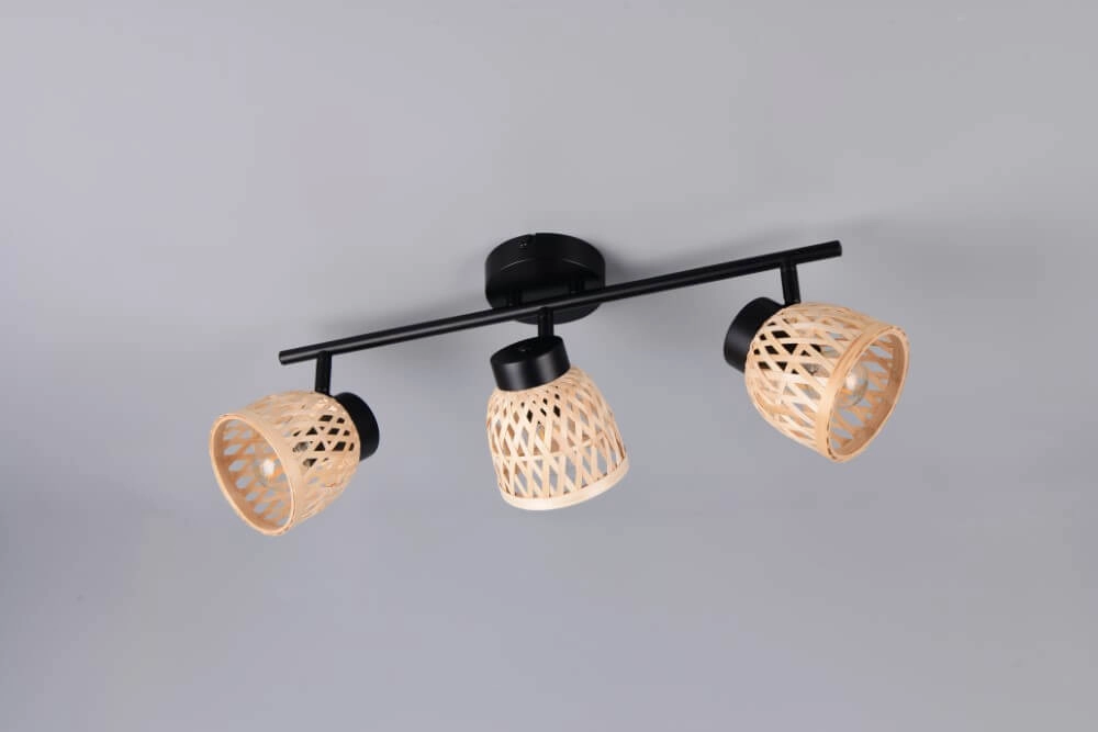 3-lichts plafondlamp Laurent met crème kapjes Trio 4017807637564