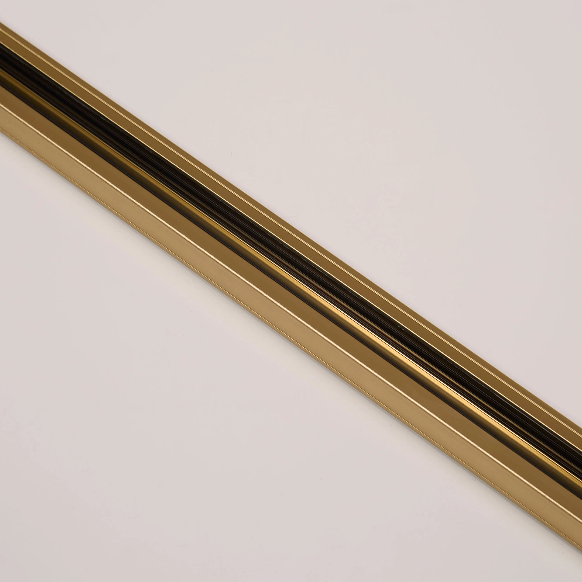 2 meter rail TraQ goud Lyora 5053423317113