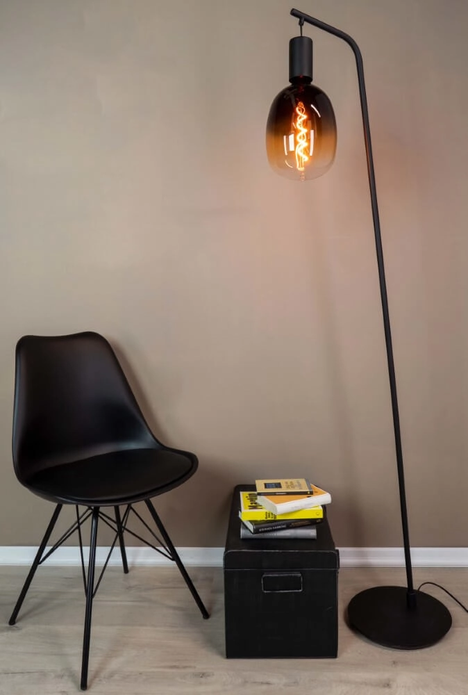 Zwarte staande lamp Cranley Zwarte staande lamp Cranley