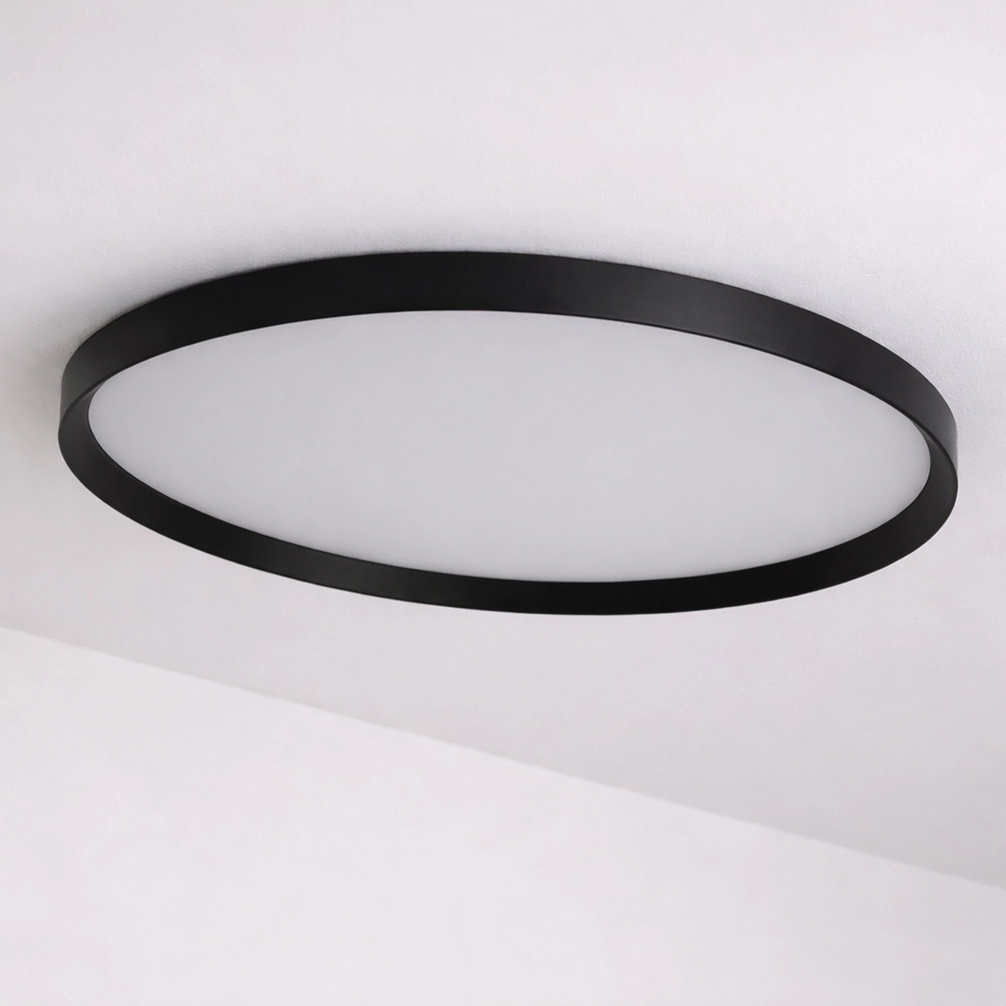 Strakke plafonniere Prisma zwart Ø 45cm Lyora 5053423315263