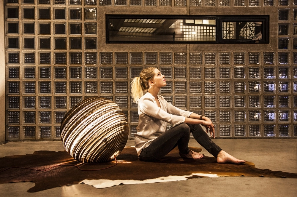 Globe 440 kartonnen tafellamp Ø 44cm Think Paper 8720165407132