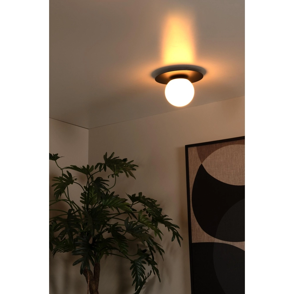 Plafondlamp Tricia zwart met witte bol Lucide 5411212791993