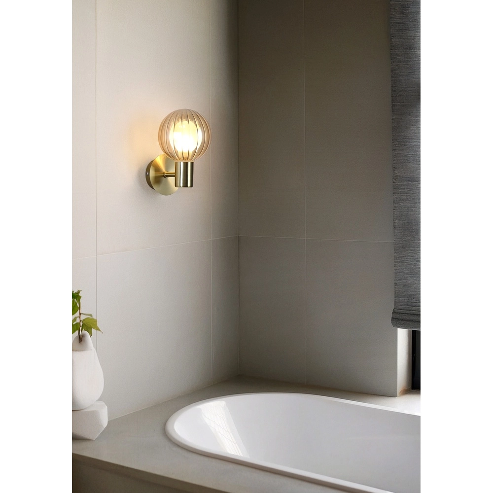 Wandlamp Luminsphere goud enkel Searchlight 5053423297408