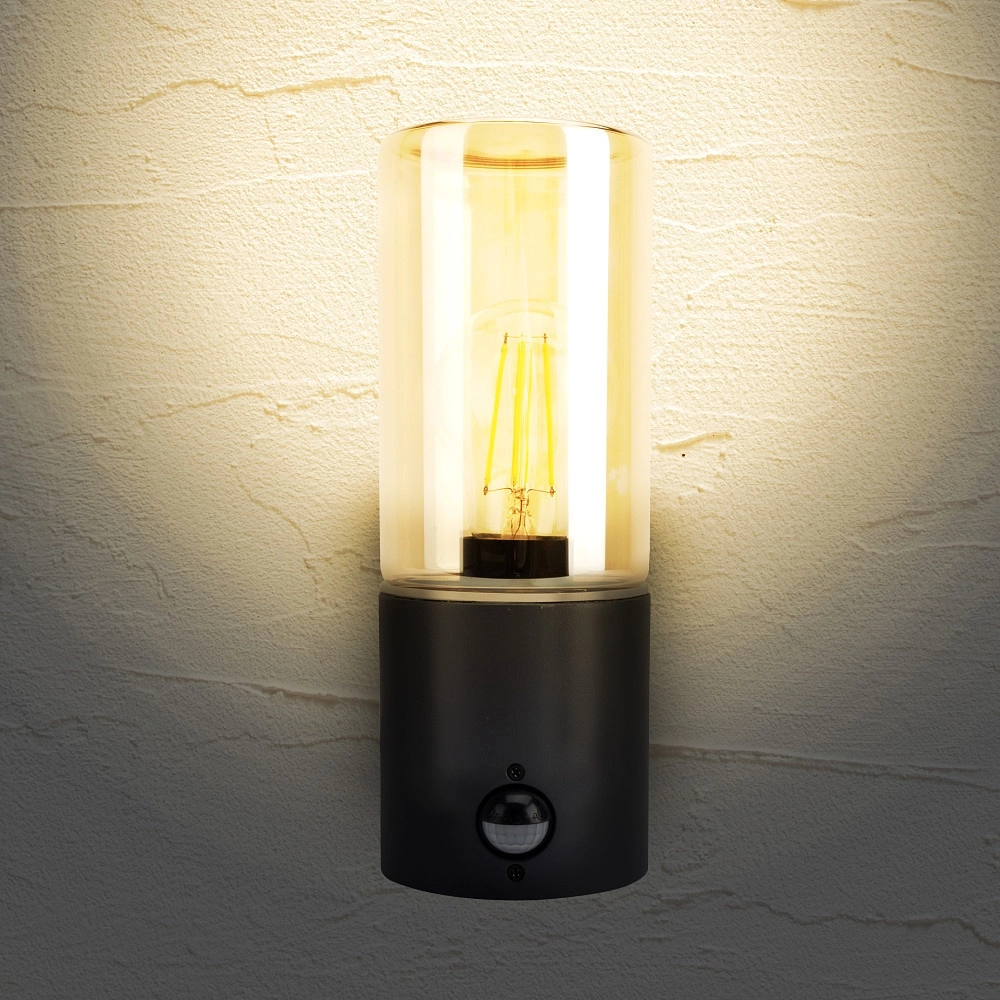 Muurlamp met sensor Winchester E27 - amber glas Lyora 5055788298809