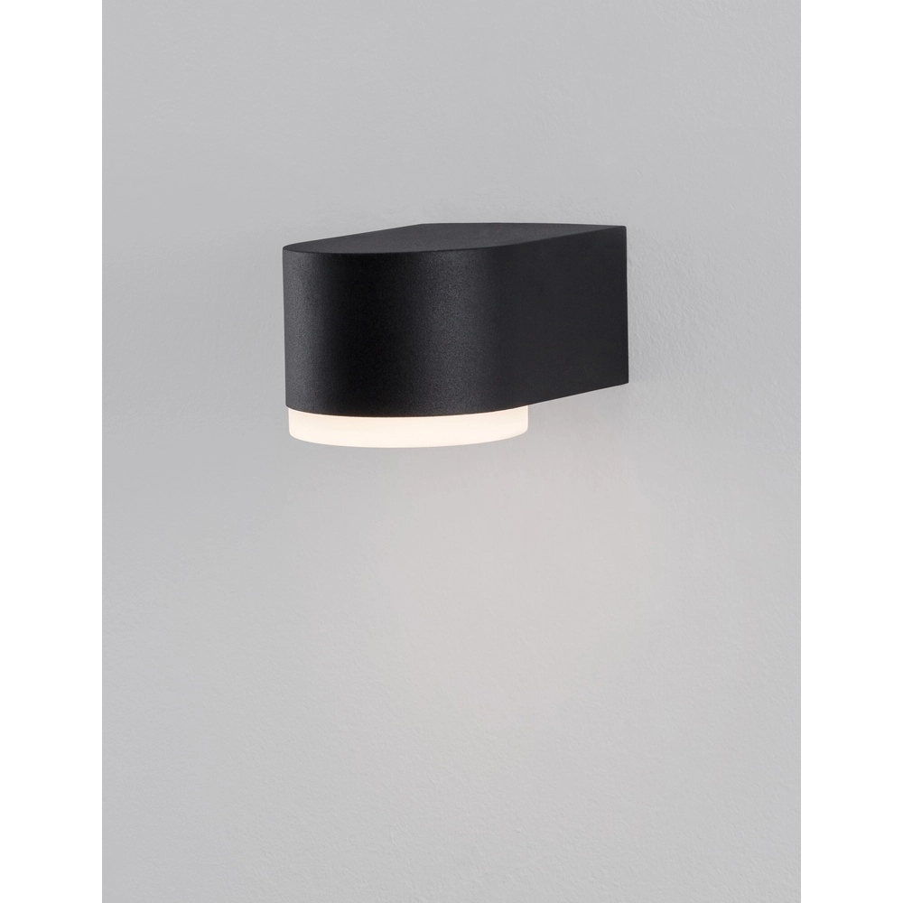 Strakke wandlamp Nus zwart enkel Lyora 5212017425942