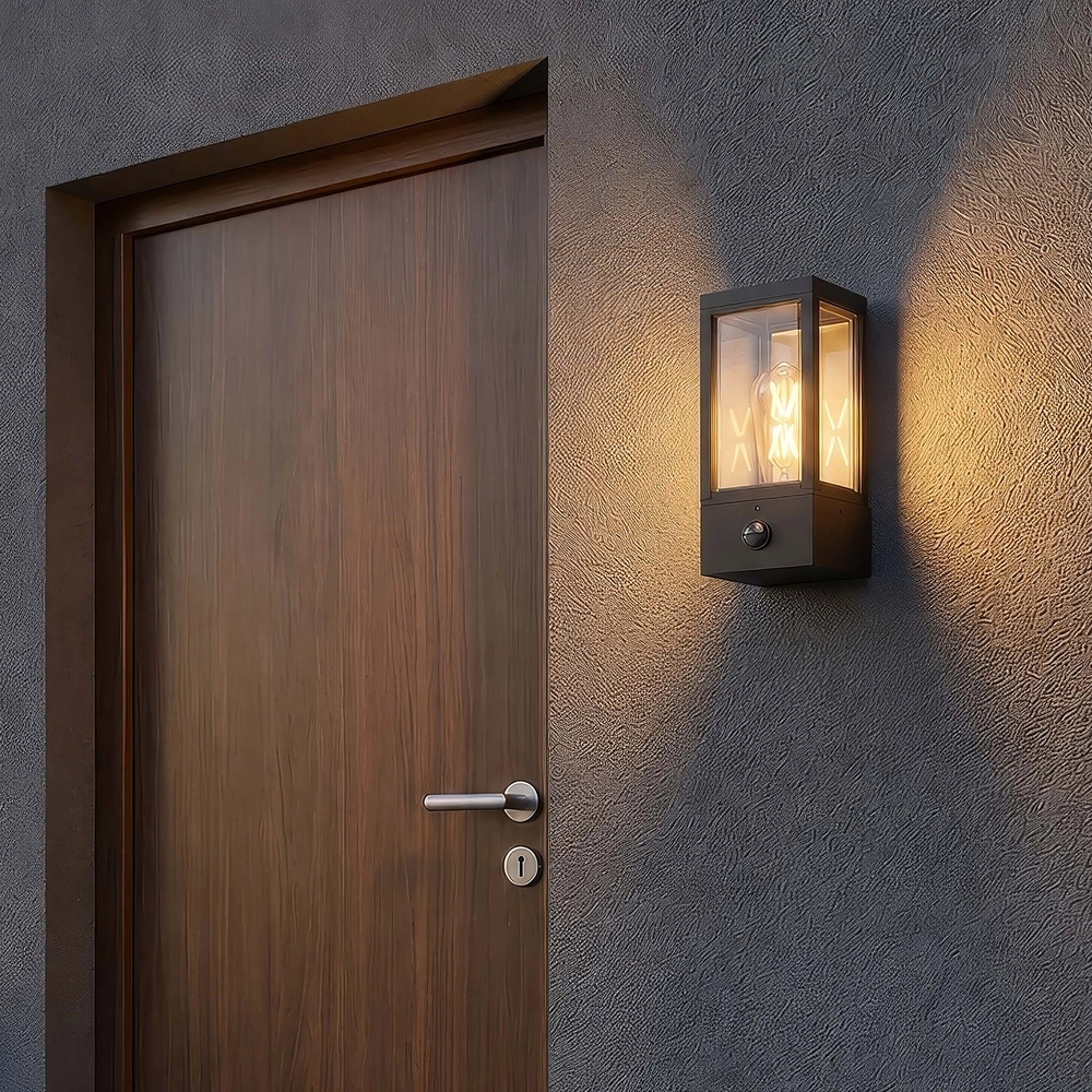 Design wandlamp Dubai zwart met sensor Searchlight 5,05342E+12