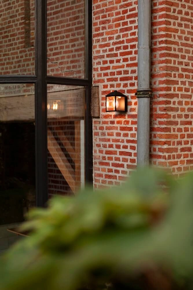 Leuke wandlamp Spire zwart Lutec 6939412015682