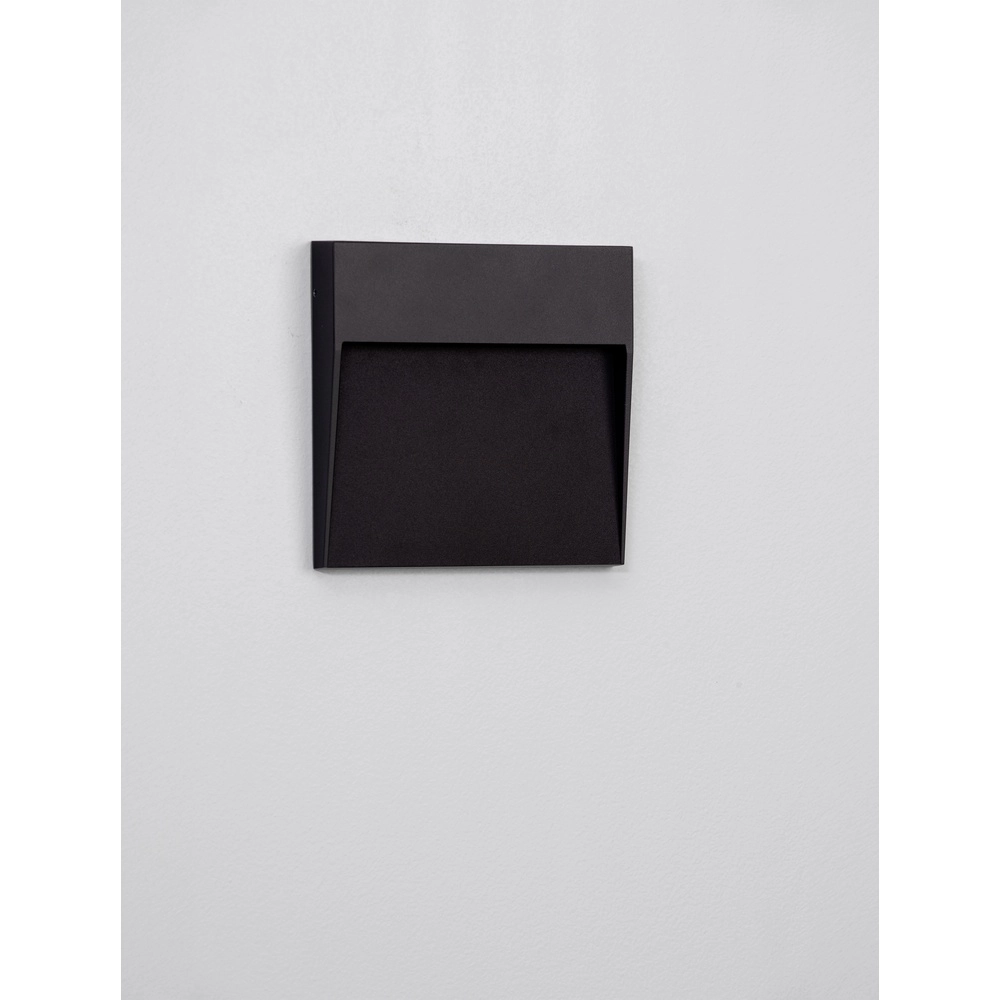 Vierkante wandlamp Fem zwart Lyora 5212017478924