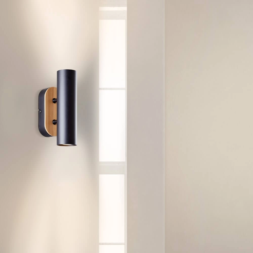 Wandlamp Niels zwart met hout Brilliant 4004353410628