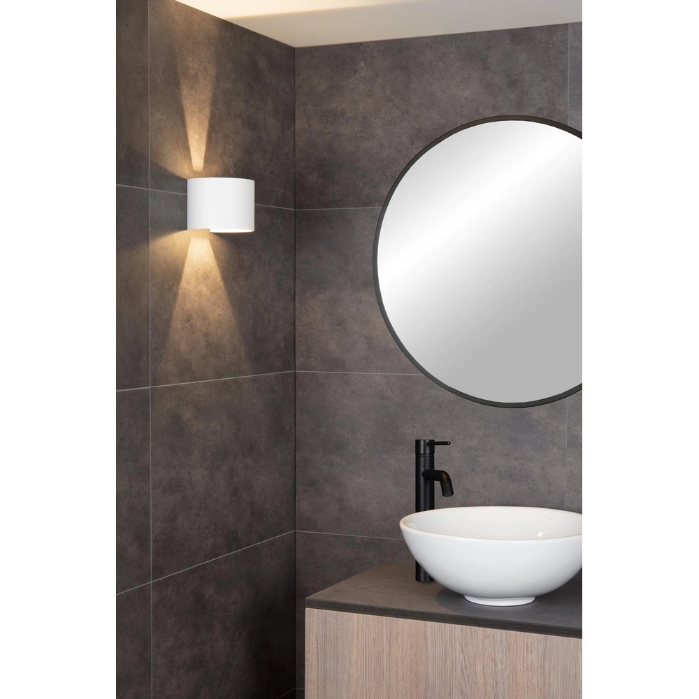Vierkante wandspot Axi 2 x 3,5W IP54 wit Lucide 5411212690036